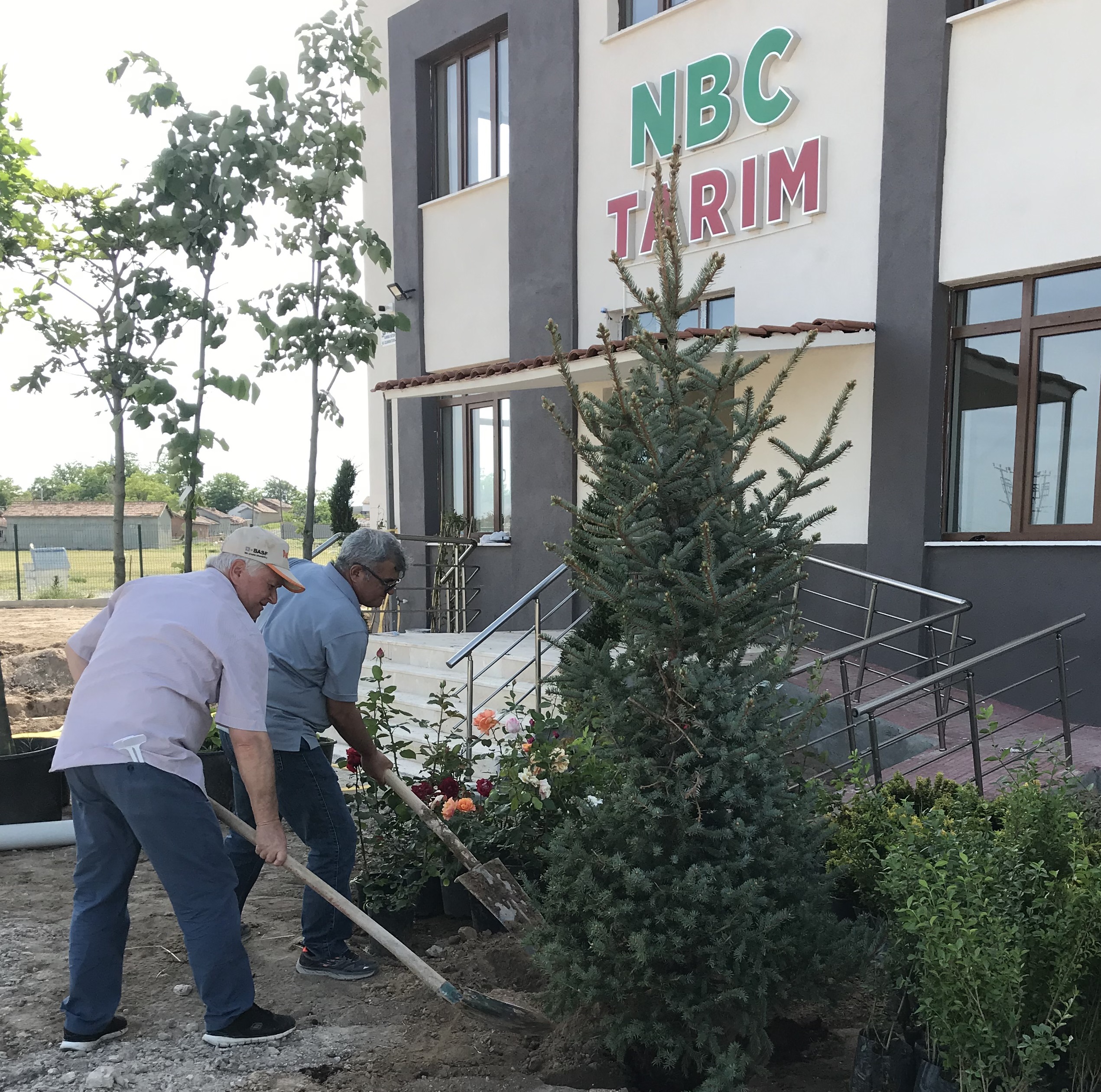 NBC Tarım 10. Yılını 1 Fidan 1 İnsan Projesi ile Kutluyor.